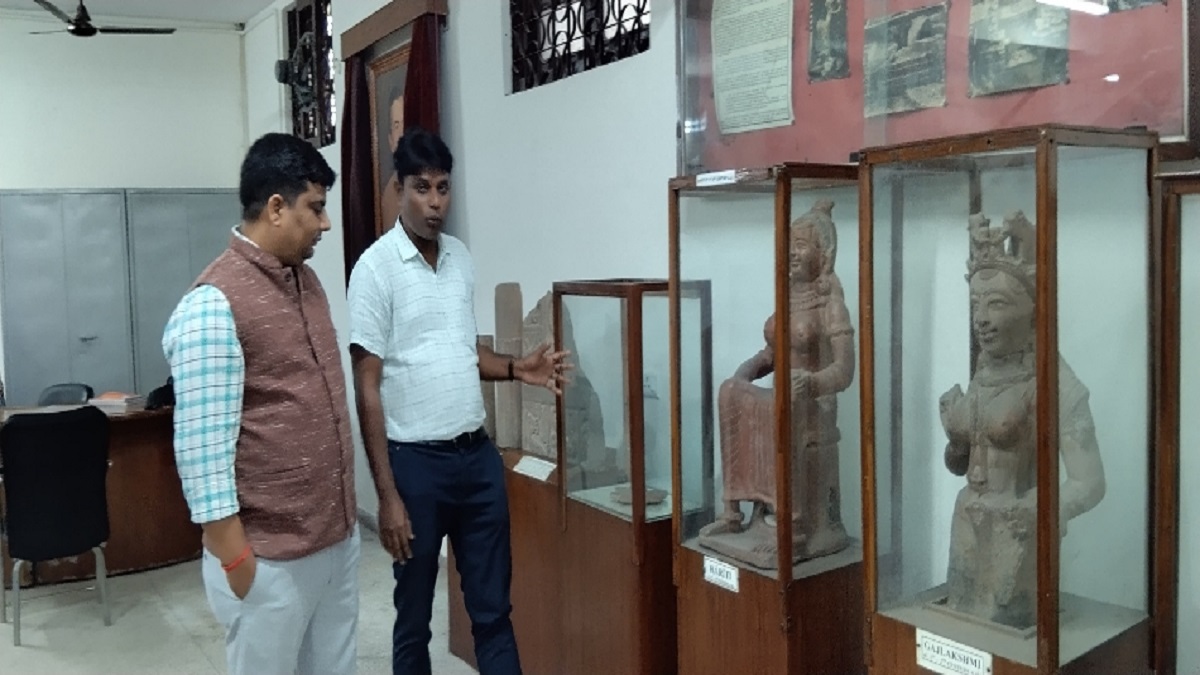 explore ancient artifacts at allahabad university museum