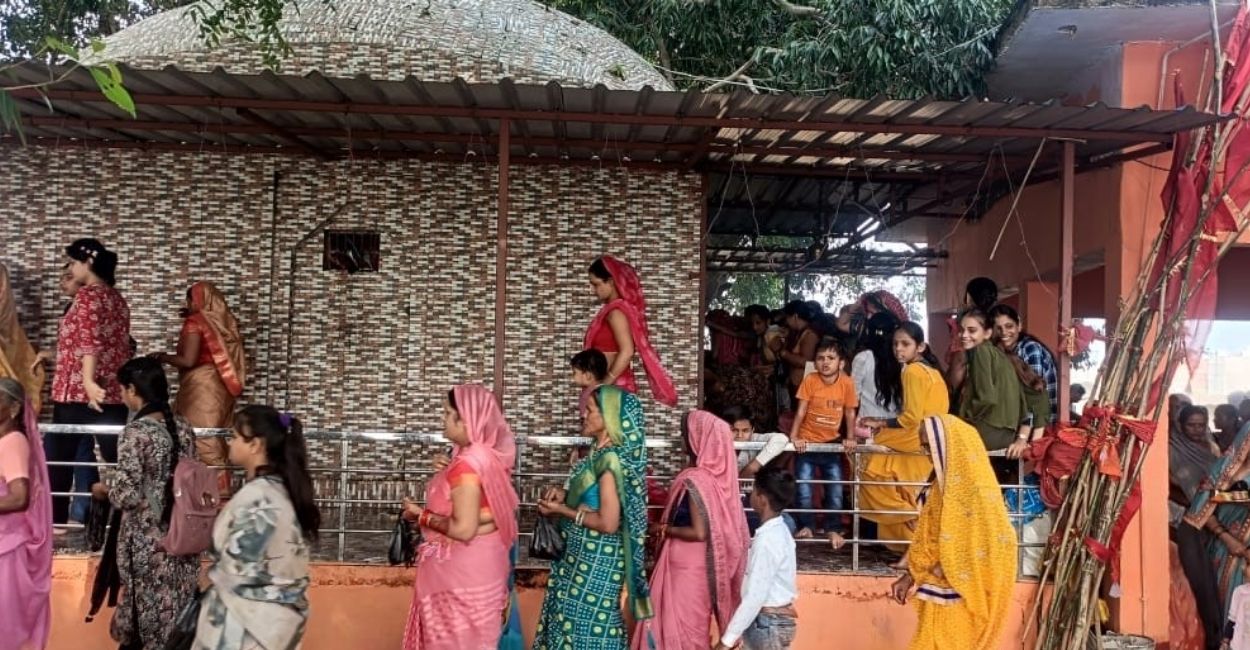 dev uthani puja marks beginning of auspicious ceremonies crowds gathered in jalaun temples