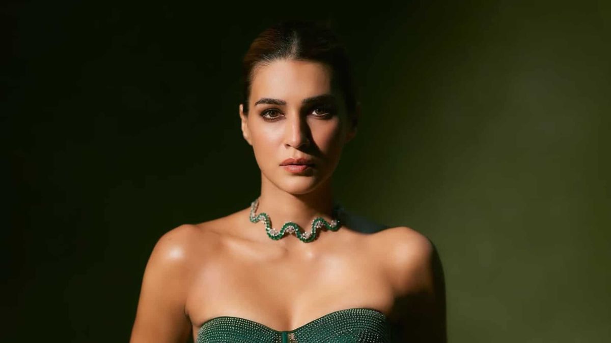 kamal aur meena kiara advani replaces kriti sanon to bag this role