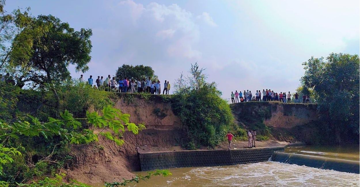 tragedy in mahoba one dead one missing after check dam drowning