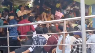 आंध्र प्रदेश: श्रीकाकुलम के मंदिर में भगदड़ (स्क्रीनग्रैब पीटीआई)