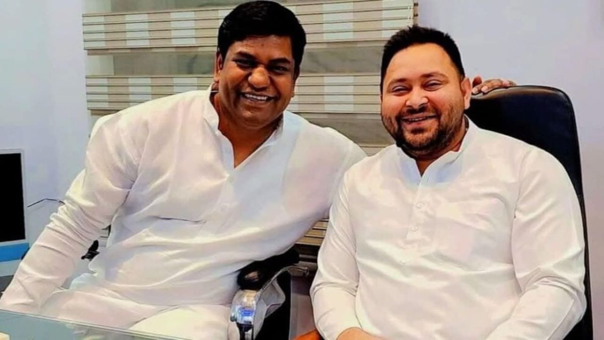 rally cancelled tejashwi yadav and mukesh sahni connect via phone