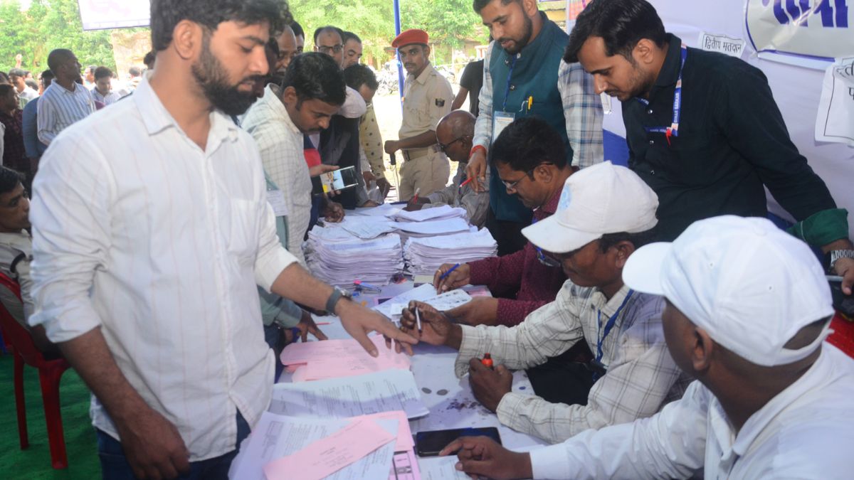 postal ballot voting low turnout among polling staff in gaya
