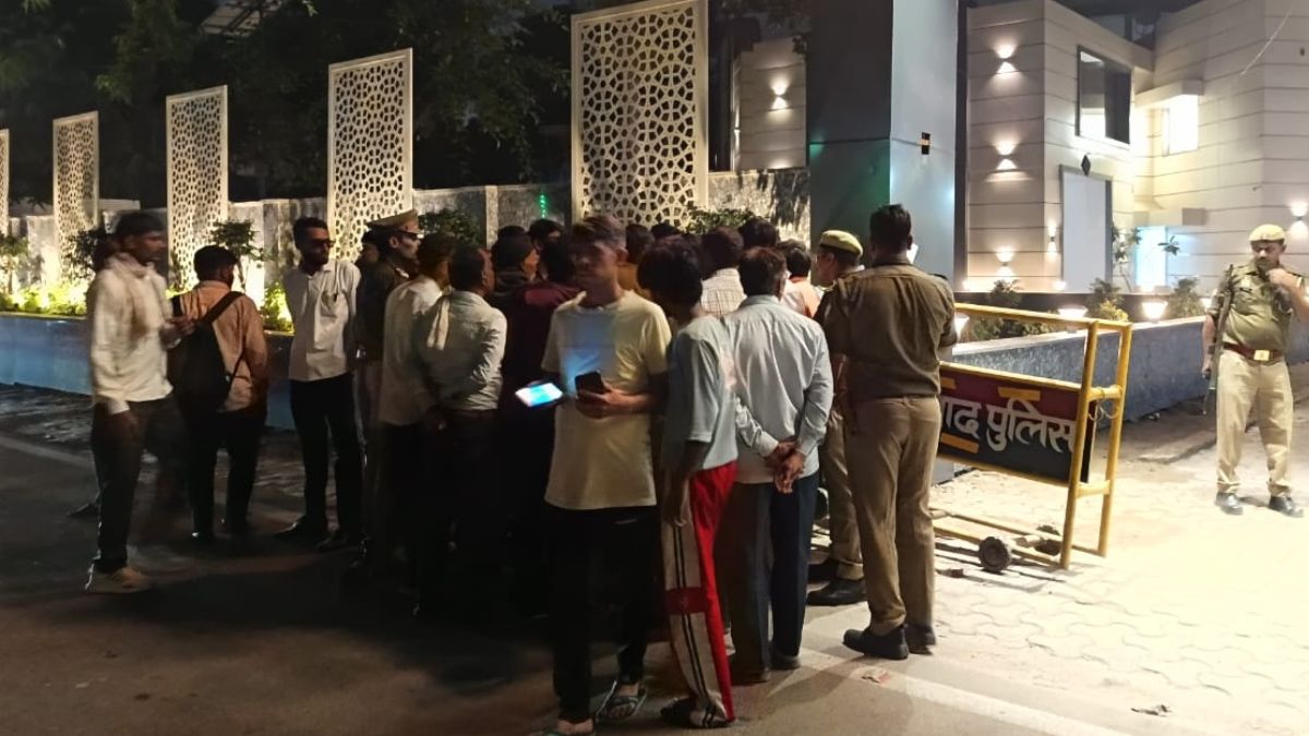 acid attack murder woman killed in mandoli family protests in ghaziabad