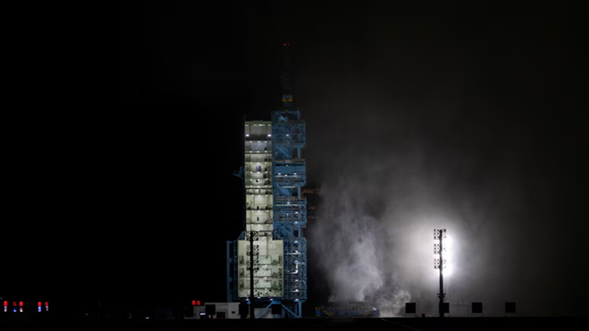 china sends its youngest astronaut to space station