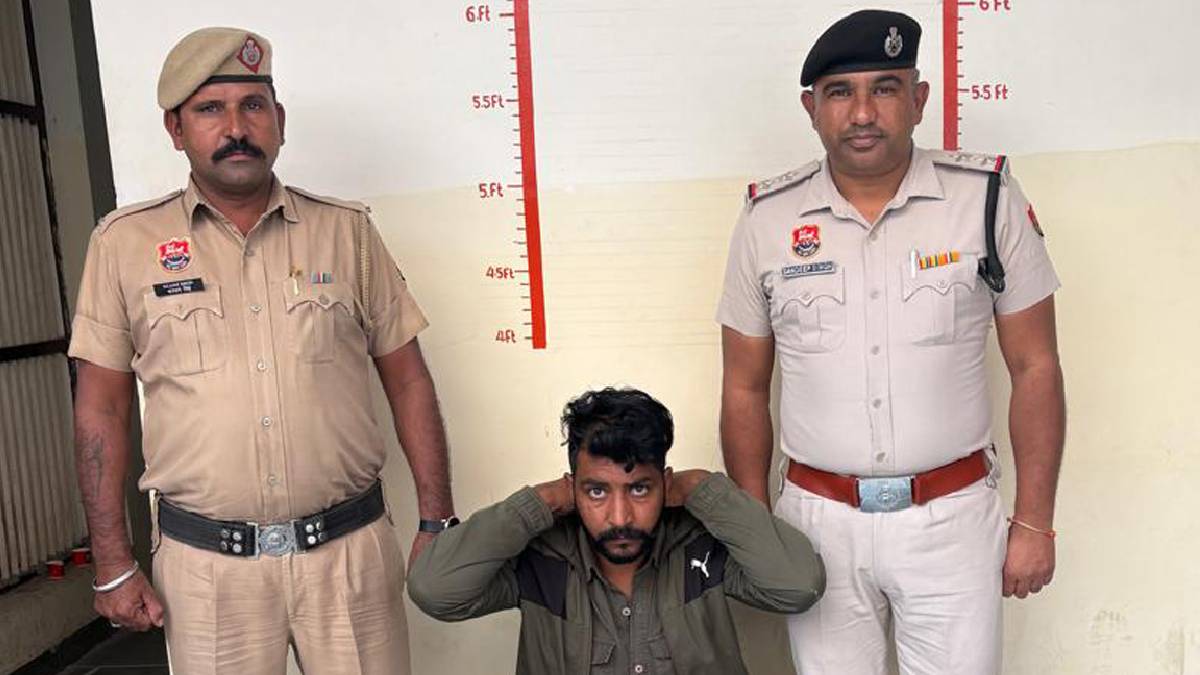 sirsa thief arrested for stealing 5000 rupees from shopkeeper