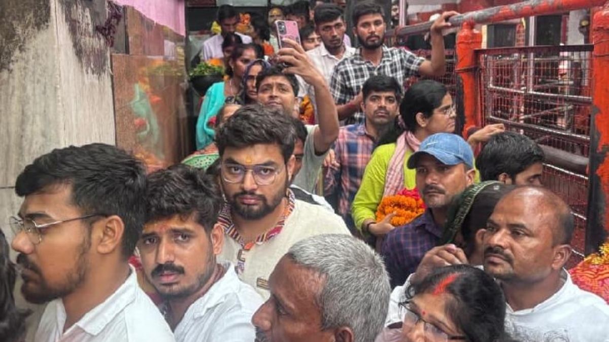 devotthan ekadashi huge crowd at vindhyadham devotees take holy dip in ganga