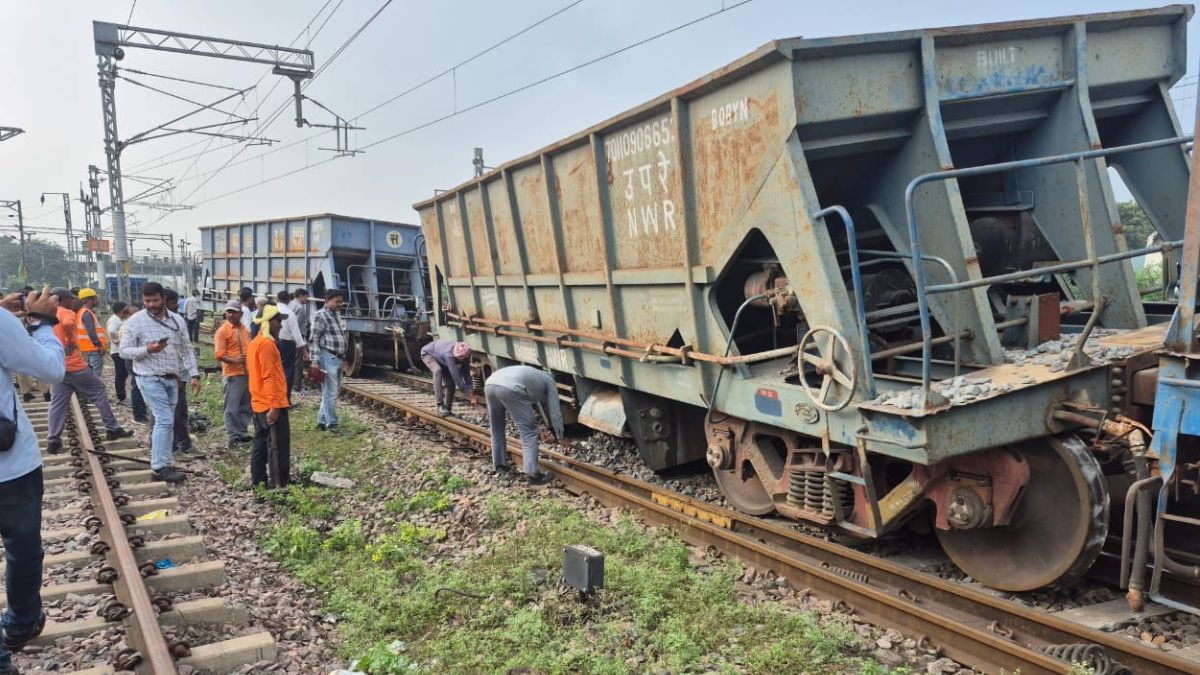 gonda train derailment goods train derailed rail traffic disrupted