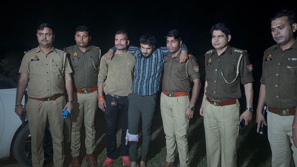 muzaffarnagar encounter two cattle smugglers injured one with 15000 bounty