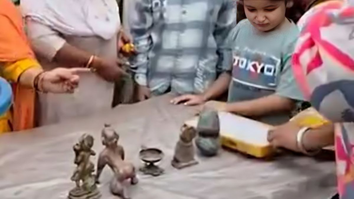 a floating stone with the name shri ram was found during excavation in haryana the picture went viral on social media