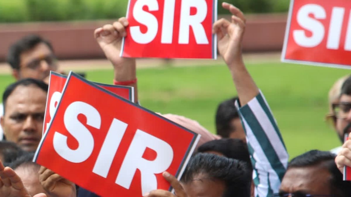 after the announcement of sir infiltrators in bengal panic fleeing to bangladesh