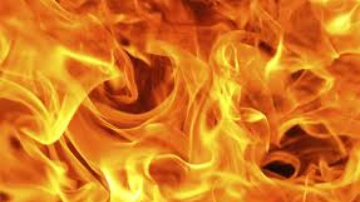 noida mark hospital oxygen line blast averted by firefighters