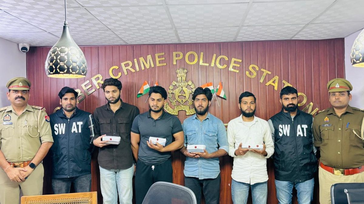 cyber fraud four arrested for duping 34 people in ghaziabad