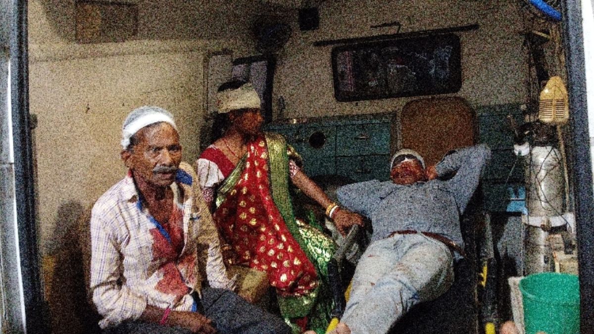 jamtara road accident 2yearold dies three injured