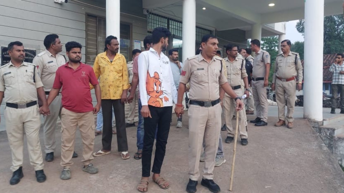 damoh animal slaughter police arrests 9 takes out procession mp news