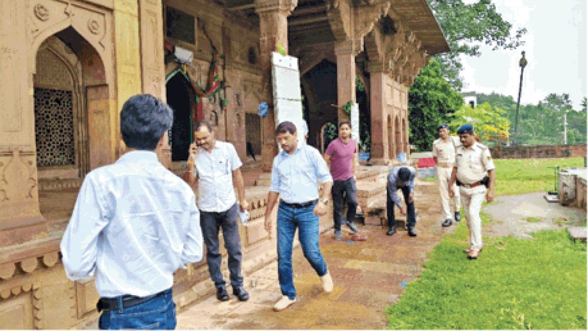 bihar election 2025 voter information slip distribution camps in five constituencies