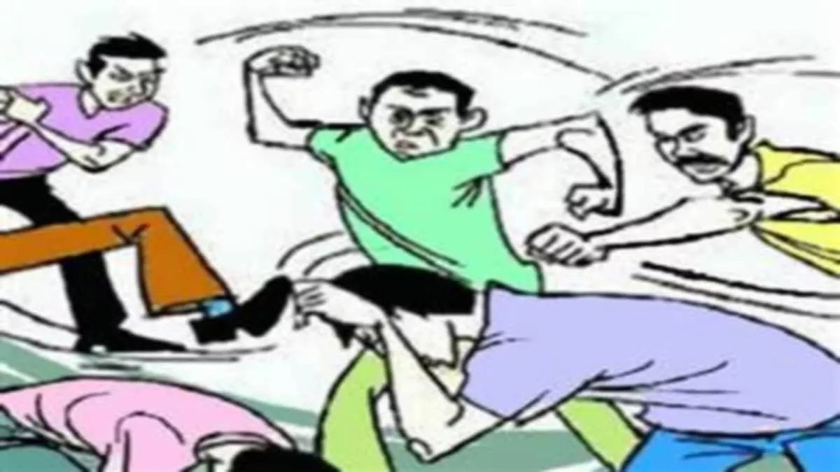 himachal pwd employee attacked in office government property damaged