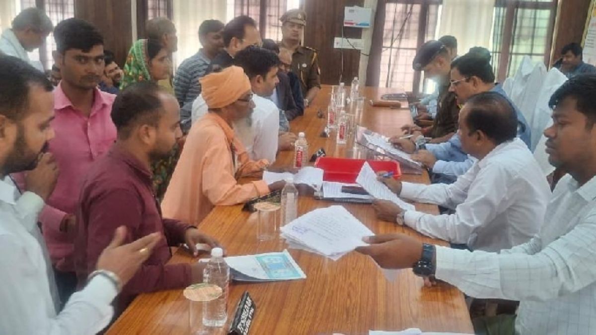 auraiya grievance day farmer alleges fraudulent withdrawal of 37 lakh