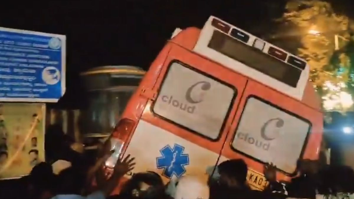 bengaluru speeding ambulance kills couple at traffic signal