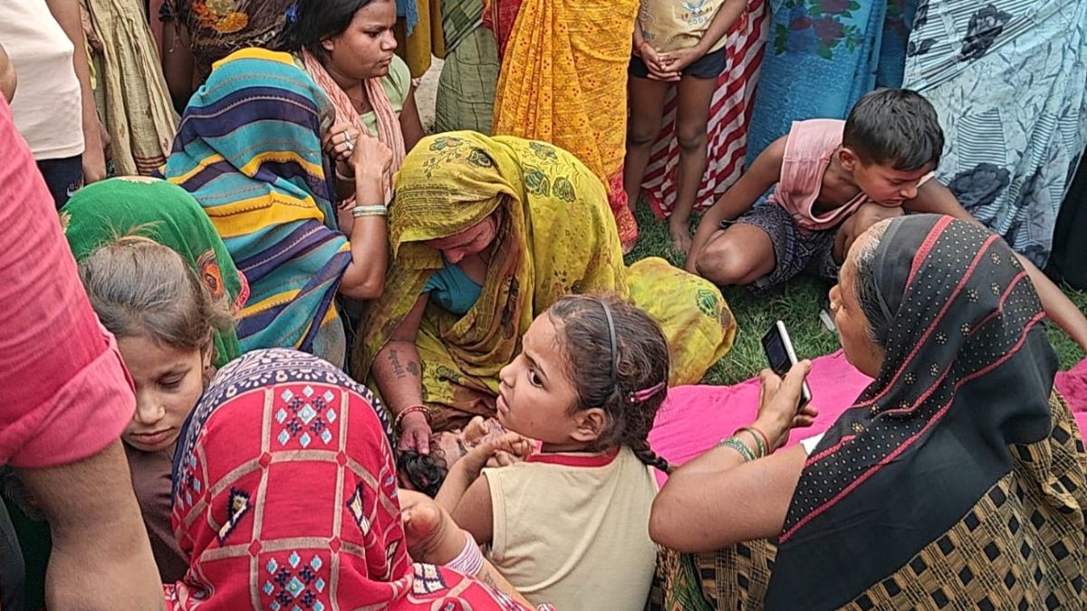 student death in road accident on karnalganjparaspur road in gonda