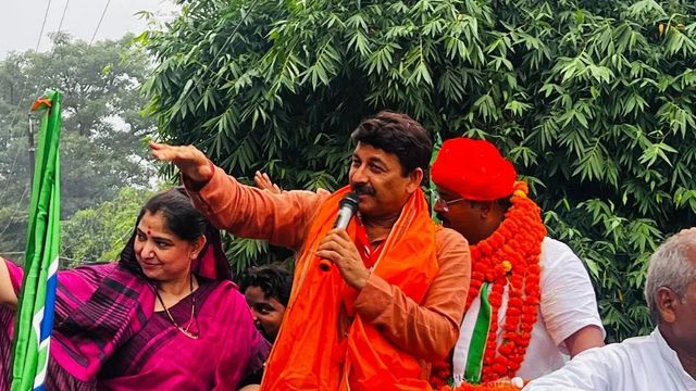 मनोज तिवारी के रोड शो में बाधा पहुंचाने की कोशिश करने वाले 6 राजद कार्यकर्ता गिरफ्तार, 15-20 अज्ञात पर FIR
