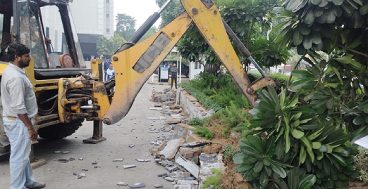 chandigarh elante mall action on violation greenery removed