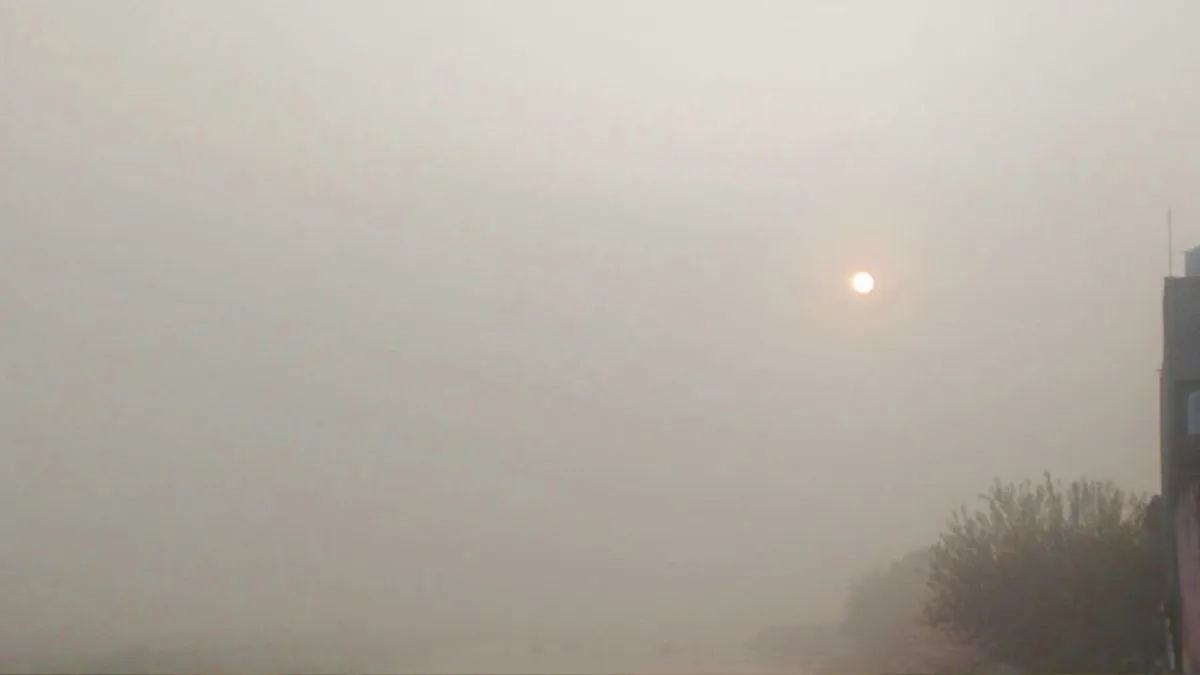 https://www.jagranimages.com/images/2025/11/02/article/image/moradabad-fog-1762054366609.jpg