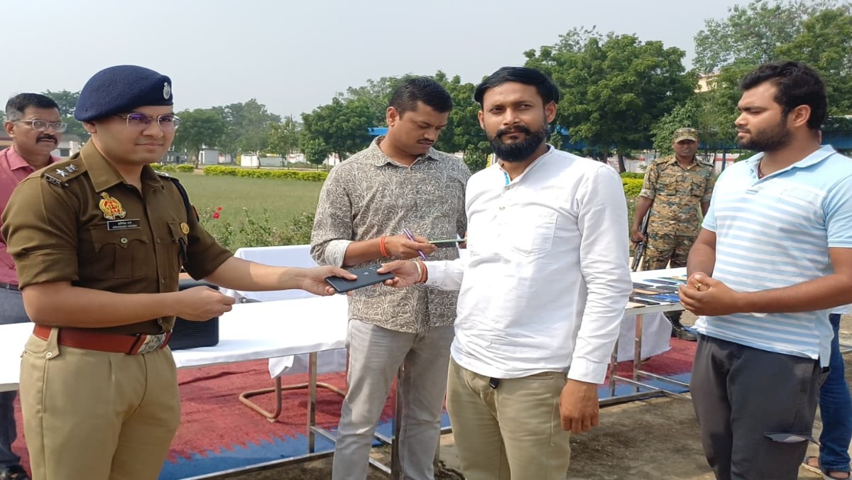 sonbhadra police recover 101 lost mobile phones using technology