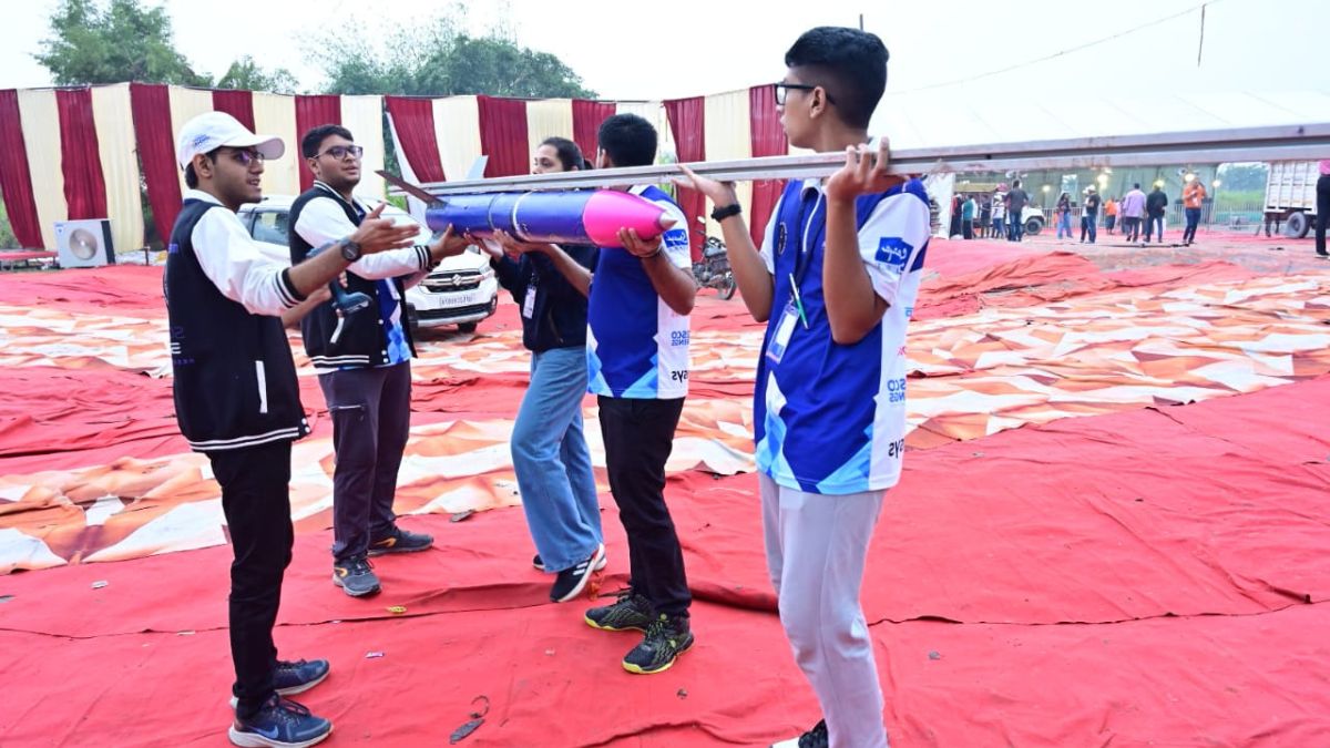 kushinagar space fair 600 young scientists launch 37 rockets