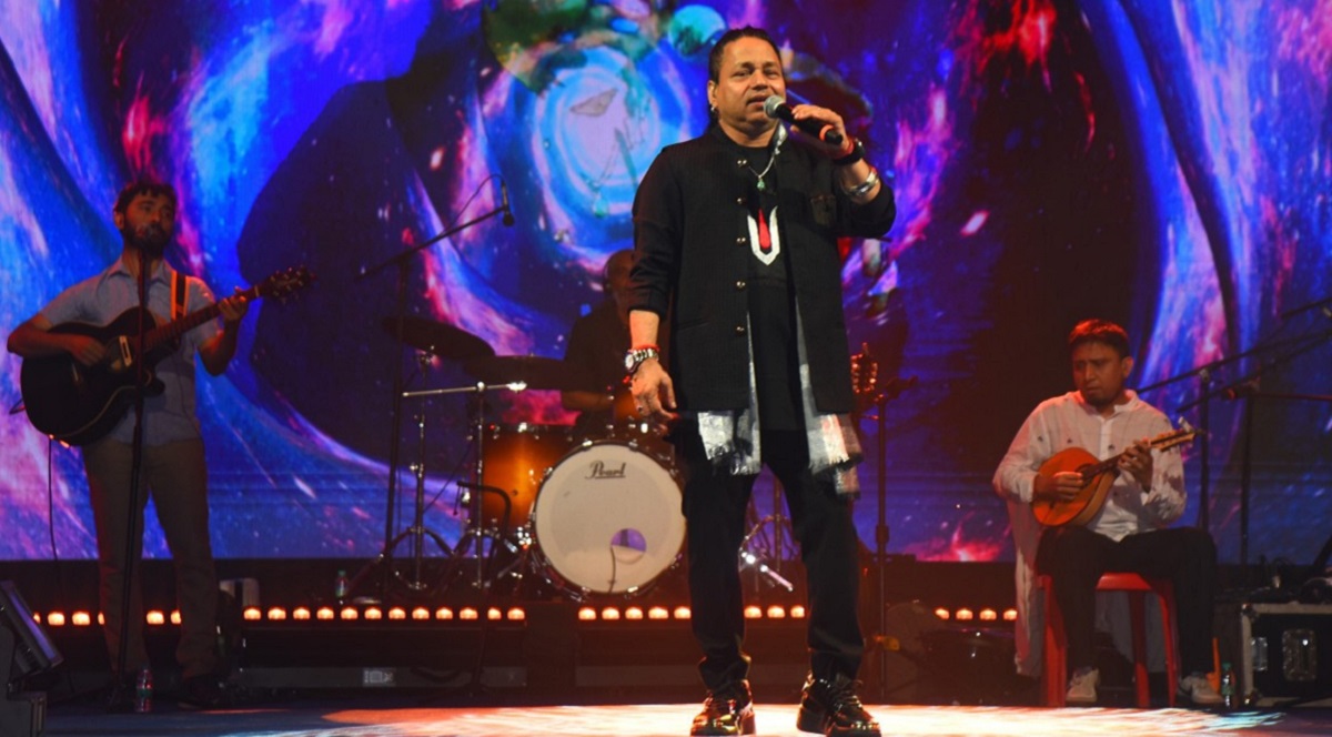 kailash khers enchanting performance at shuktirth bhagwat mahotsav