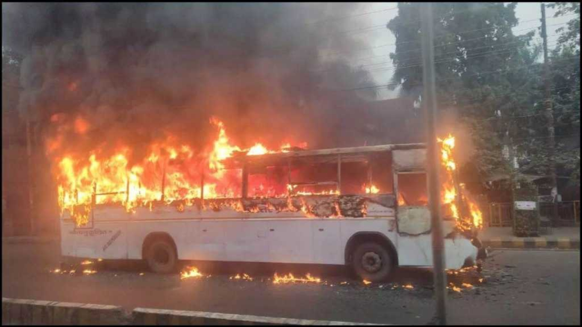 mp bus fire 40 passengers escape burning bus two killed in collision