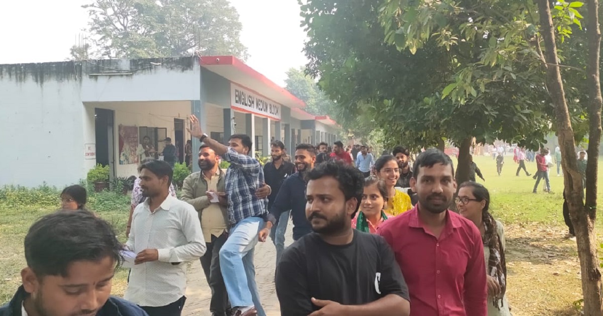 deled exam hindi paper features questions on premchands unfinished work