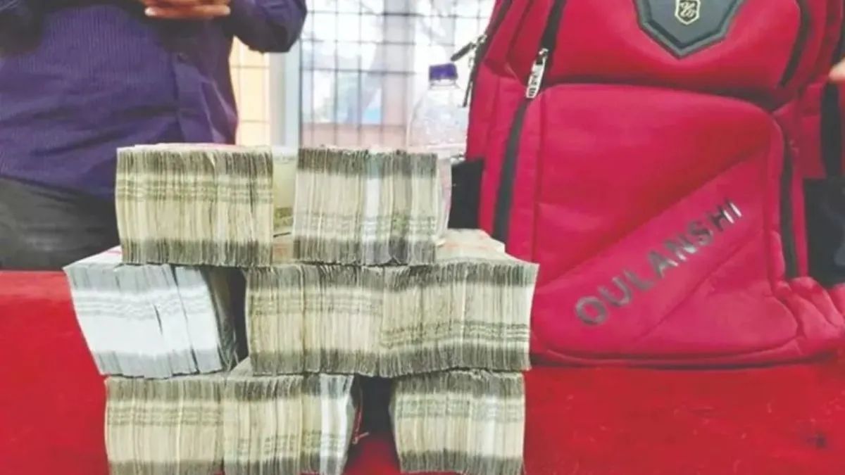 ghaziabad police hunt mastermind in old currency exchange case