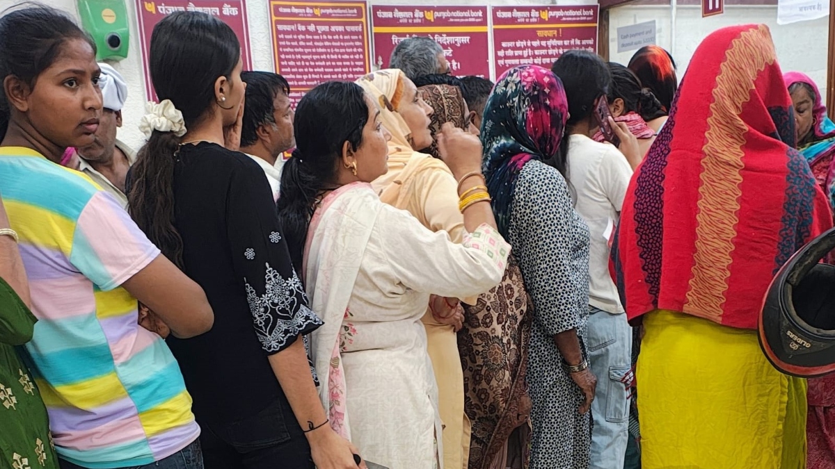 ladli laxmi yojana women rush to banks after message mixed reactions