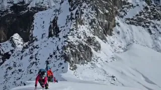 नेपाल में हिमस्खल से 7 लोगों की मौत।