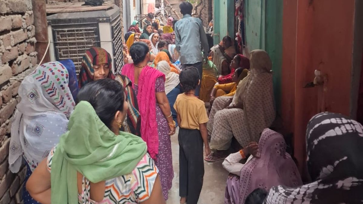 noida two die after falling into septic tank in chotpur colony