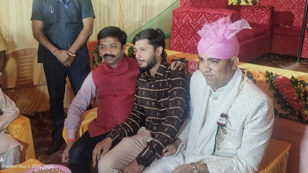 minister nandi attends wedding in bhadaiya as a guest