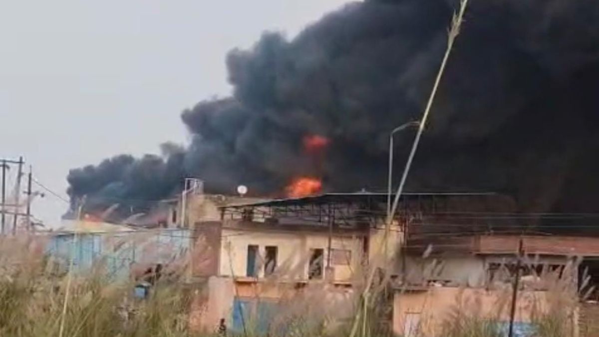 kanpur factory fire plastic bag factory engulfed in flames