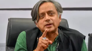 वंशवाद पर शशि थरूर का हमला (फाइल फोटो)