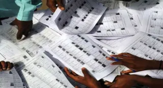 सिकंदरा में मतदाता सूची से 170 नाम कटने पर ग्रामीणों का हंगामा। प्रतीकात्मक तस्वीर