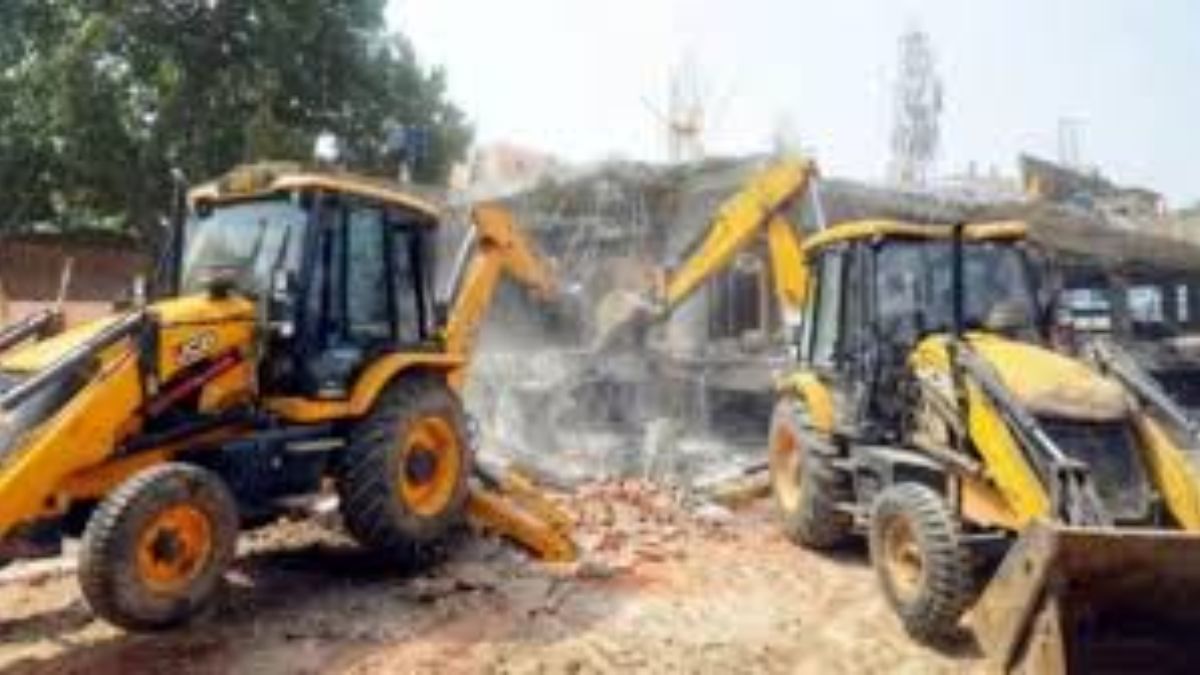 bulldozer action in up district slums demolished children distressed
