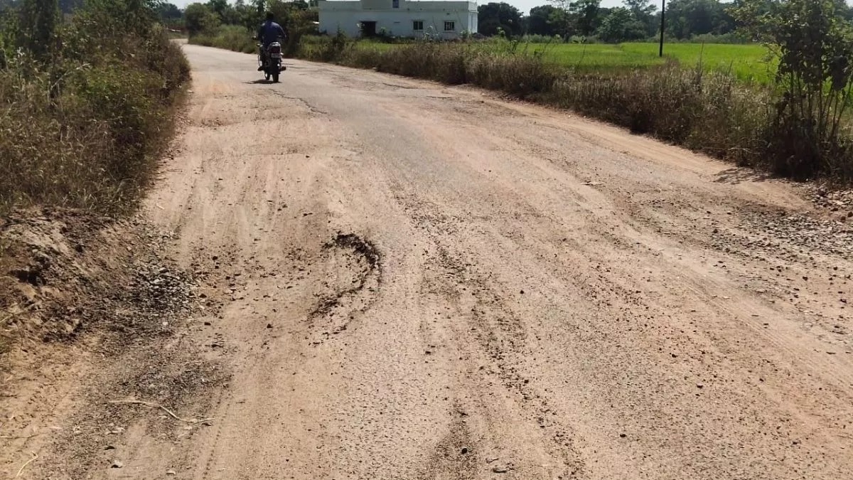 dhar farmers transform village road a story of collective effort