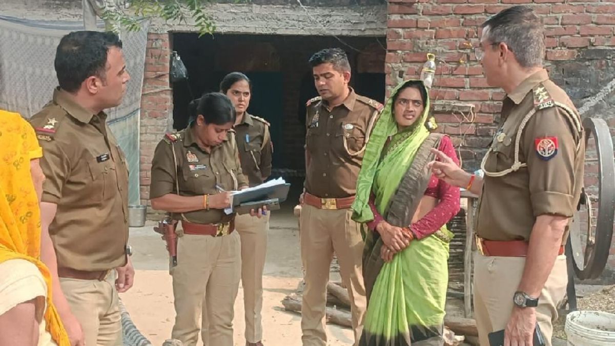dispute between husband and wife in cherai village led to a fight in front of the police shikohabad news