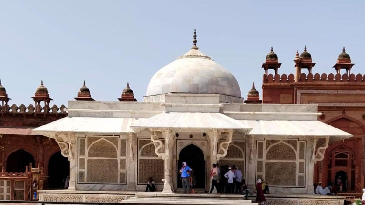 no action taken against the lapka network defrauded a couple of military officers visiting the world heritage monument by offering them a chadar