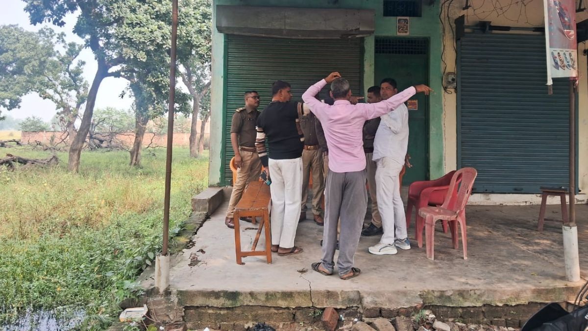 unidentified mans body found floating in deoria