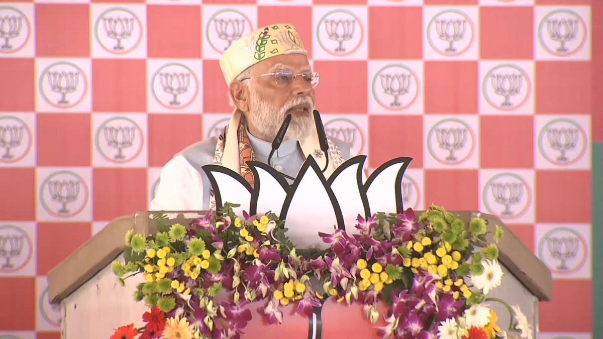 pm modi slams rjd and congress in bihar rallies