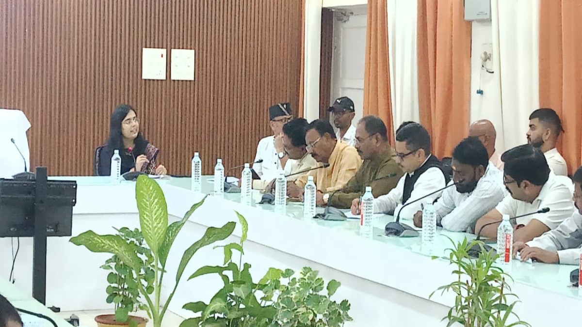 meeting held in varanasi regarding special intensive revision sir of electoral rolls