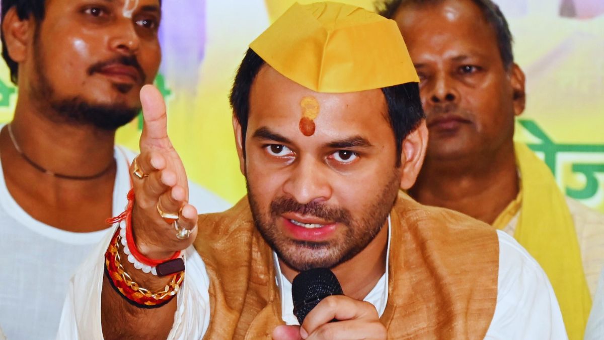 tej pratap yadav challenges tejashwi helicopter to land at two locations in raghopur