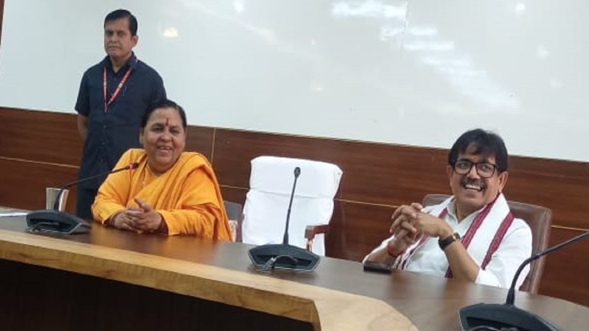 uma bharti revives ganga campaign in prayagraj she and 5000 to take dip in sangam