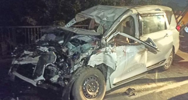 Barabanki Accident: एक पल में कार सवारों में कोई अपनी पहचान बताने वाला नहीं बचा, मंजर देख कांप उठे राहगीर